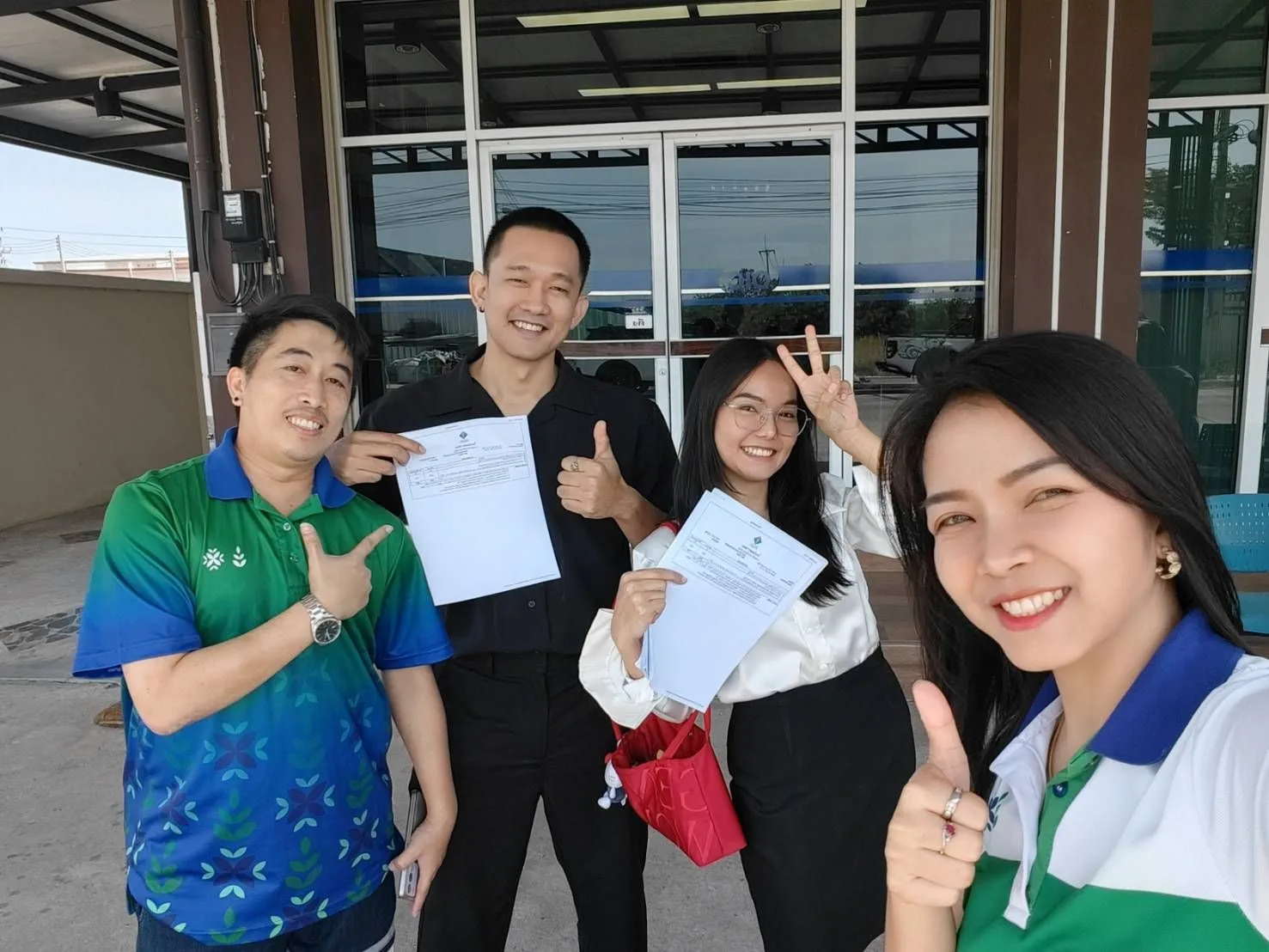 สมาชิกในทีมรับใบอนุญาตนายหน้าประกันวินาศภัย